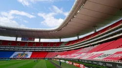 Los Zorros y Chivas podrían volver a tener público en sus estadios.
