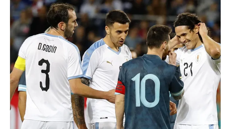 Cavani dio detalles de su pelea con Messi: "A veces las palabras duelen"