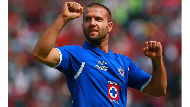 Emanuel 'Tito' Villa se consolidó como líder de goleo en Cruz Azul.
