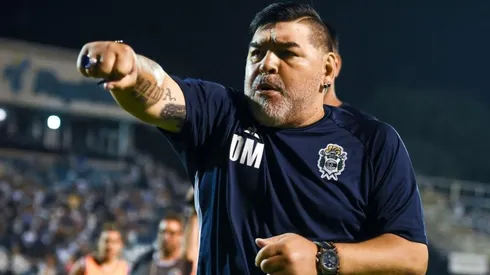 Diego Armando Maradona, entrenador de Gimnasia.