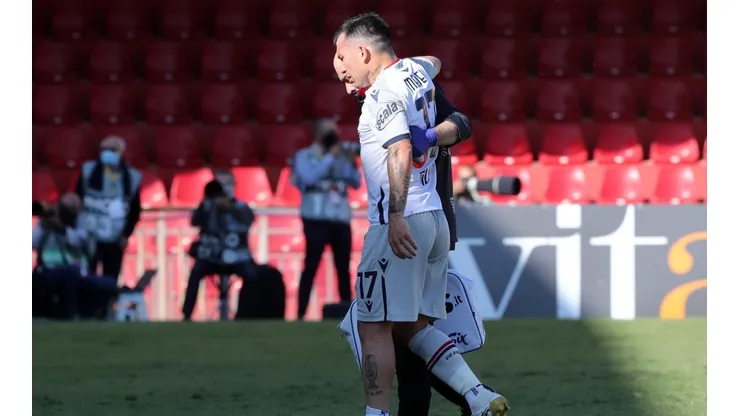 La foto llorando que Medel publicó porque no podrá estar con la Selección de Chile