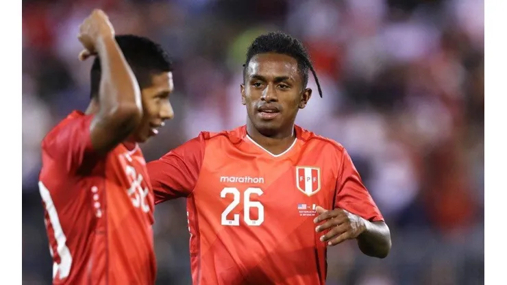 Flores suele ser titular en la Selección Peruana.