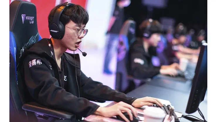 TOP Esports vence a DragonX con la composición más creativa de la Worlds 2020