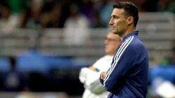 Mientras viajaba para jugar con Argentina su club lo mandó a préstamo