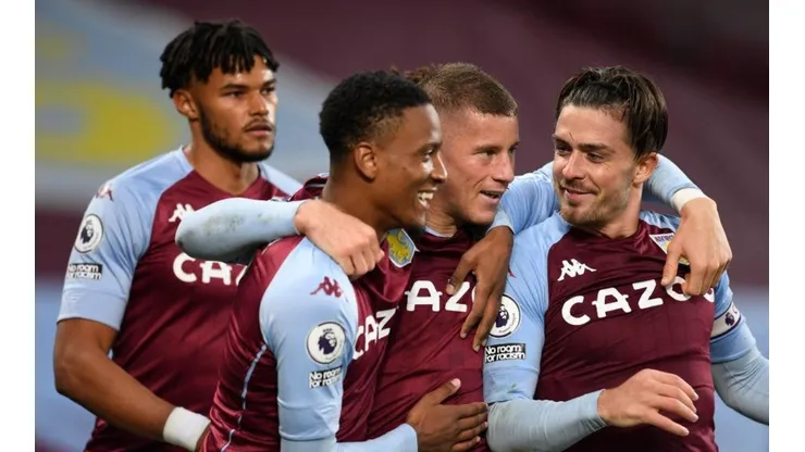 El festejo de los jugadores de Aston Villa.