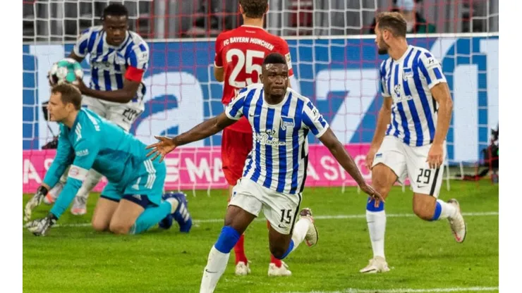 Así fue el gol de Jhon Córdoba al Bayern Múnich en la Bundesliga.