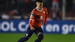 Fabricio Bustos durante un partido de Independiente.