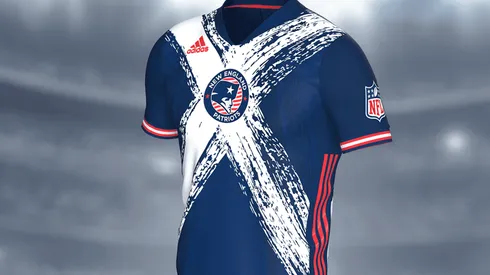 Jersey edición fútbol de los Patriots (Bolavip)