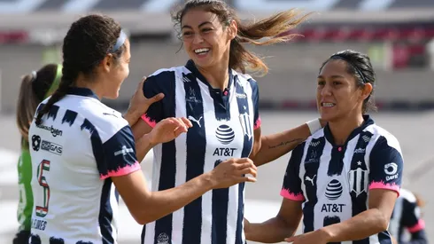 Christina Burkenroad sufrió un accidente automovílistico.