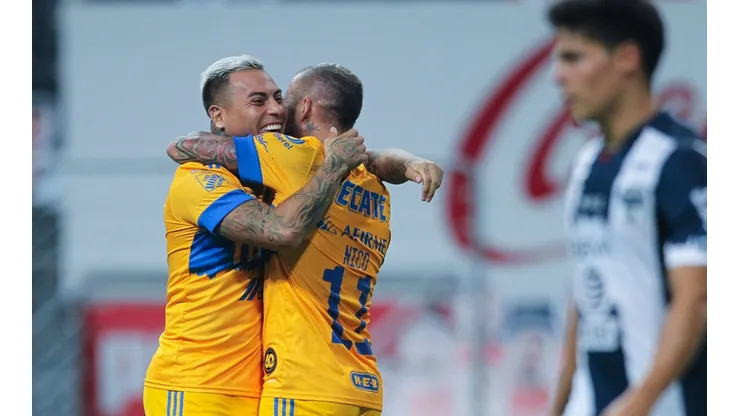 Tigres se llevó el Clásico Regio al vencer 2-0 a Rayados.
