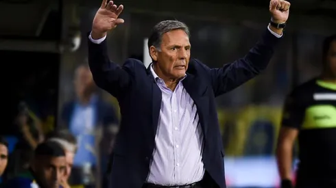 Miguel Ángel Russo diseña la alineación de Boca.