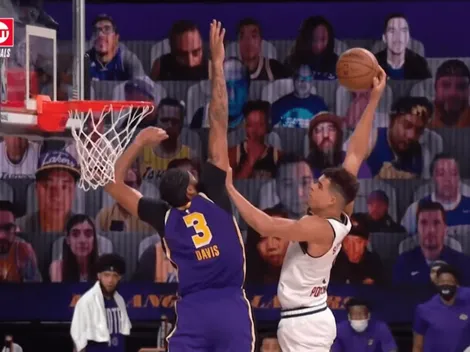 Lo mandó a la escuela: Davis y un tapón descomunal a Michael Porter