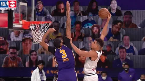 Lo mandó a la escuela: Davis y un tapón descomunal a Michael Porter