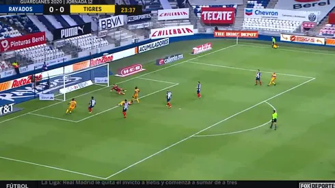 Gol de Tigres ante Rayados de onterrey en el Clásico Regio