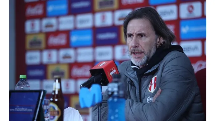 Ricardo Gareca no dio demasiadas explicaciones en su conferencia.