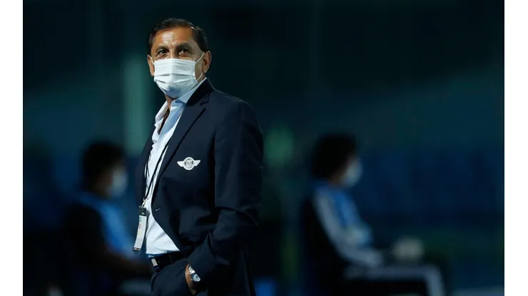 Foto de Ramón Díaz, entrenador de Libertad.