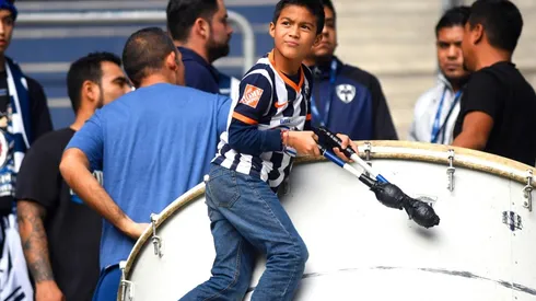 Afición de Rayados prepara sorpresa previo al Cláscio Regio.