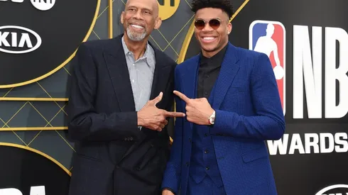 Kareem Abdul-Jabbar con Giannis Antetokounmpo (Getty)