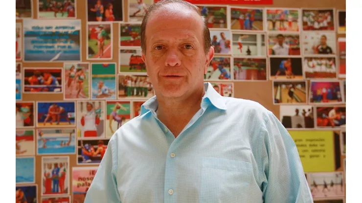 El periodista de Fox Sports lanzó contra el Clásico Regio.
