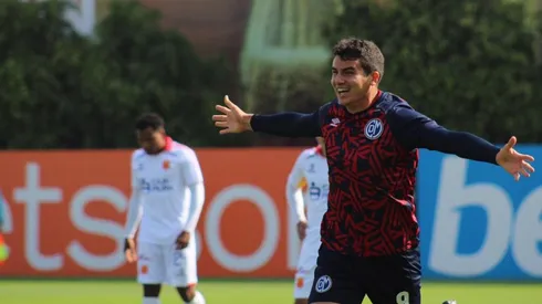 Matias Succar es uno de los goleadores del torneo local.