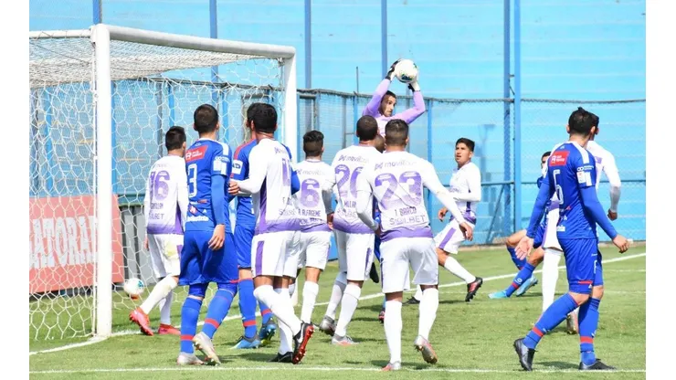 José Carvallo es el arquero titular de la U.