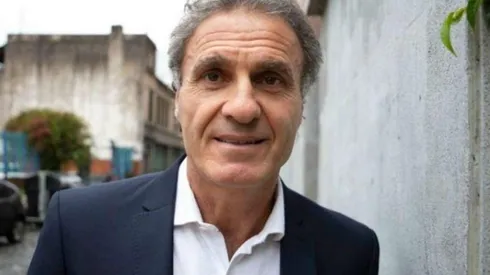 Oscar Ruggeri nunca pasa desapercibido.