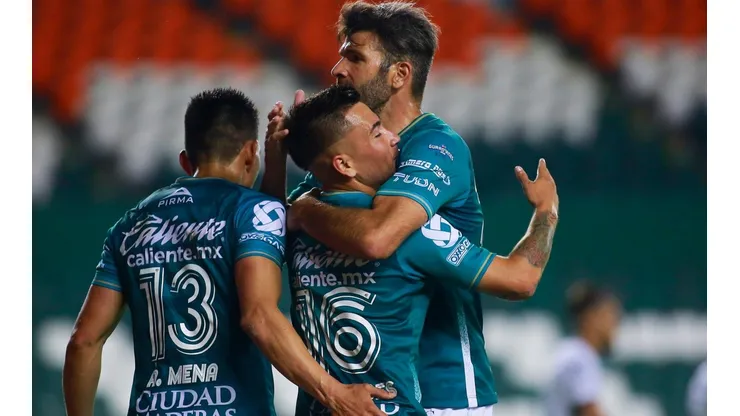 León dio cátedra y venció a Pumas por el Guard1anes 2020