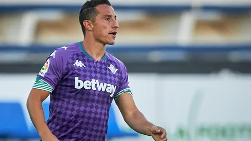 Andrés Guardado y su familia festejan el gol de Giovani Dos Santos.