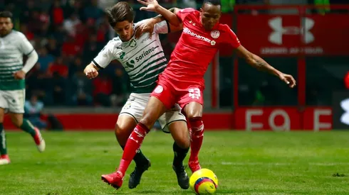 Santos Laguna derrotó por 2-1 a Toluca.