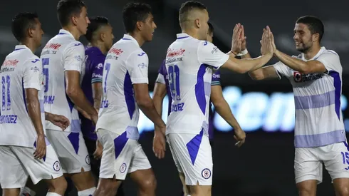 En medio de polémicas, Cruz Azul venció a Mazatlán y es líder