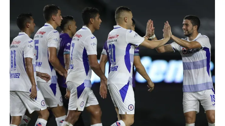 En medio de polémicas, Cruz Azul venció a Mazatlán y es líder