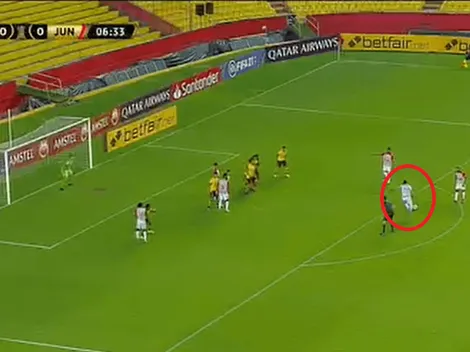 Pero qué golazo: Viera la acomodó de tiro libre y pone arriba al Junior
