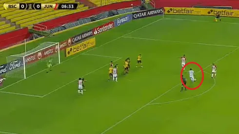 Pero qué golazo: Viera la acomodó de tiro libre y pone arriba al Junior