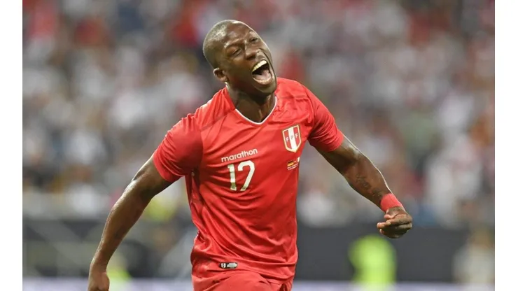 Luis Advíncula ya sabe lo que es anotar en la Selección Peruana.