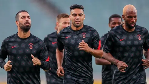 Arda Turán, Radamel Falcao y Ryan Babel.