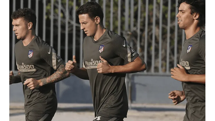 Arias regresó a los entrenamientos con el Atlético de Madrid y busca aclarar su incierto futuro