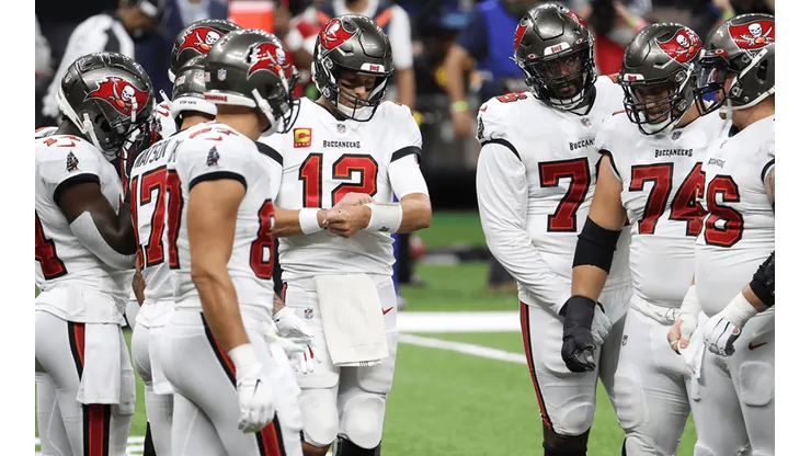 Tom Brady y la ofensiva de los Bucs (Getty Images)