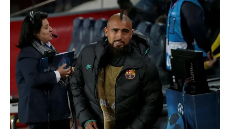 Parece un chiste: Arturo Vidal se iría del Barcelona por 500 mil euros