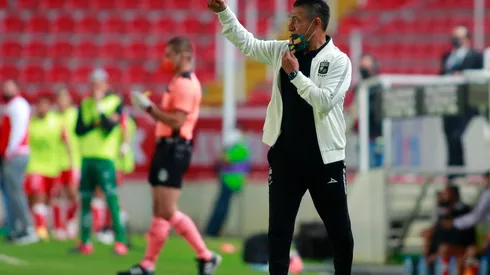 Ignacio Ambríz advirtió a sus jugadores previo al duelo ante Pumas.