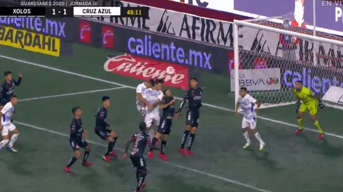 Santiago Giménez le da vida a Cruz Azul (Captura)