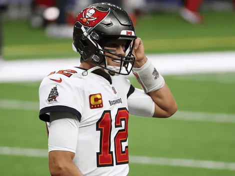 A Brady no le importó nada y se tiró de cabeza para su primer touchdown