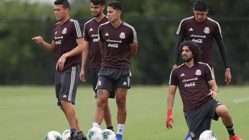 Carlos Salcedo y Rodolfo Pizarro son amigos del Tri (Getty Images)