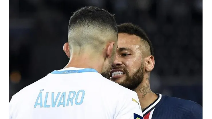 El cara a cara de Neymar con Álvaro.