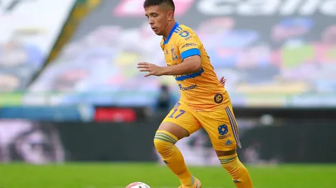 Leo Fernández fue apoyado por su novia.