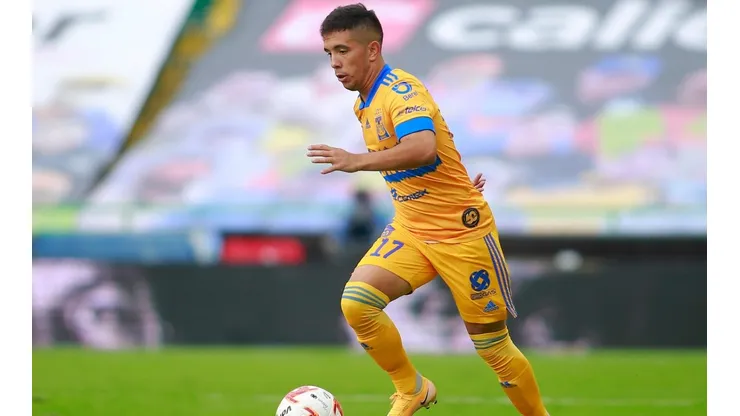 Leo Fernández fue apoyado por su novia.