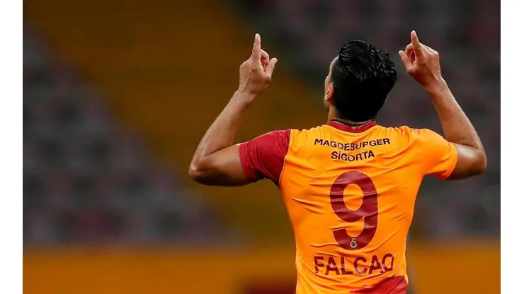 Radamel Falcao en el debut de Galatasray en la Superliga de Turquía 20/21.