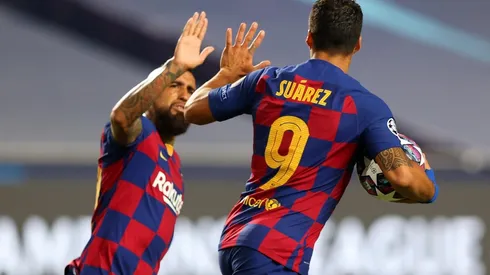 Foto de Luis Suárez y Arturo Vidal.