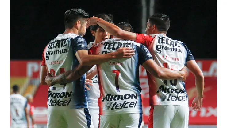 Chivas ganó, pero la afición no se fue contenta