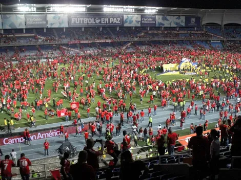 Chau distancia social: hinchas del América de Cali se aglomeraron en la concentración del equipo