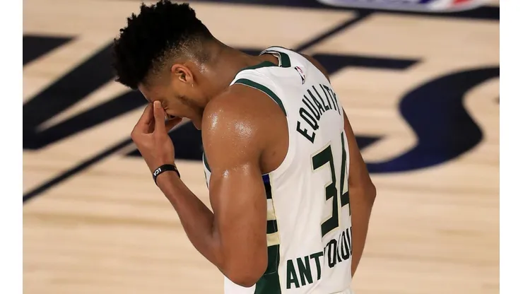 Giannis Antetokounmpo Michael Jordan (Getty)